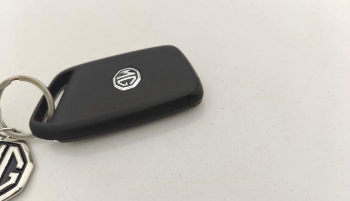 2023 MG HECTOR PLUS SAVVY PRO 1.5 TURBO CVT 7 STR, Petrol, Automatic, 44,800 km, Key Close Up