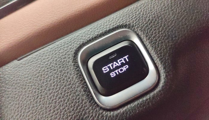 2023 MG HECTOR PLUS SAVVY PRO 1.5 TURBO CVT 7 STR, Petrol, Automatic, 44,800 km, Keyless Start/ Stop Button