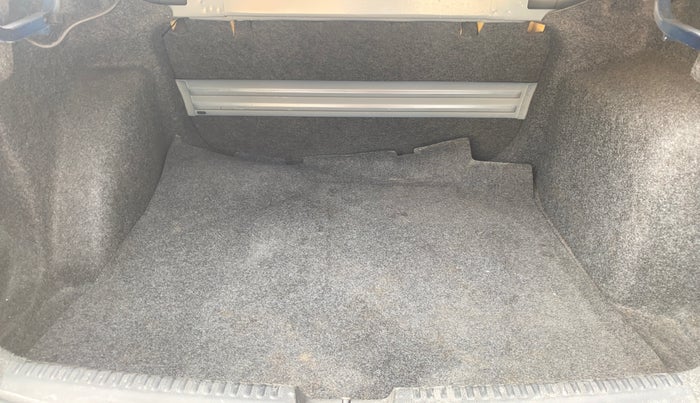 2015 Volkswagen Vento HIGHLINE PLUS 1.2 AT 16 ALLOY, Petrol, Automatic, 76,519 km, Boot Inside