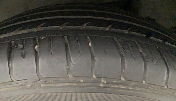 2013 Toyota Corolla Altis VL AT PETROL, Petrol, Automatic, 78,484 km, Left Front Tyre Tread