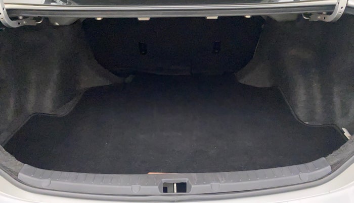 2013 Toyota Corolla Altis VL AT PETROL, Petrol, Automatic, 78,484 km, Boot Inside