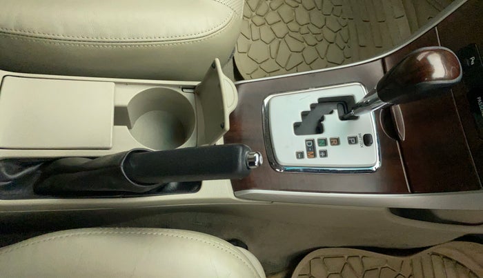2013 Toyota Corolla Altis VL AT PETROL, Petrol, Automatic, 78,484 km, Gear Lever