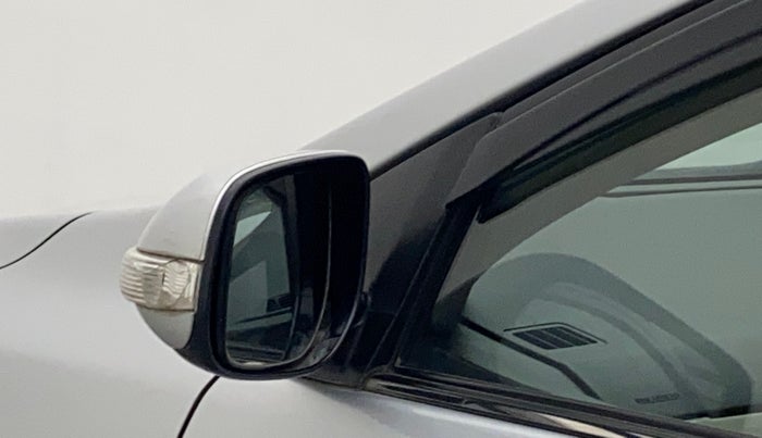 2013 Toyota Corolla Altis VL AT PETROL, Petrol, Automatic, 78,484 km, Left rear-view mirror - Indicator light not working