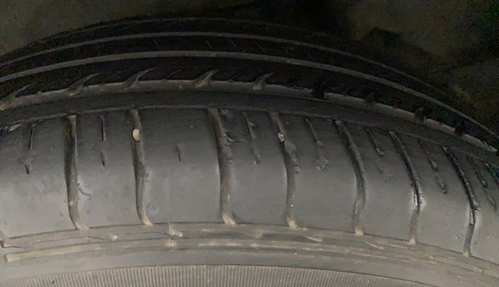 2013 Toyota Corolla Altis VL AT PETROL, Petrol, Automatic, 78,484 km, Right Front Tyre Tread