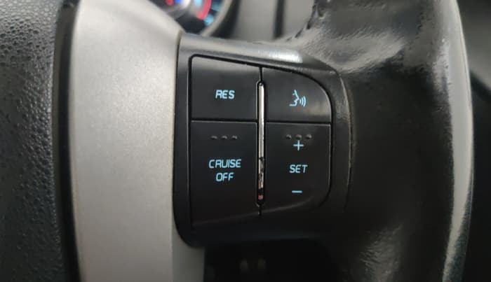 2015 Mahindra XUV500 W10, Diesel, Manual, 1,39,711 km, Adaptive Cruise Control