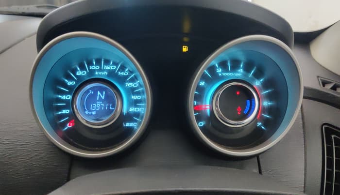 2015 Mahindra XUV500 W10, Diesel, Manual, 1,39,711 km, Odometer Image