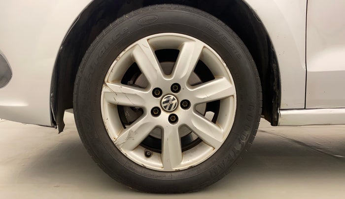 2010 Volkswagen Vento HIGHLINE 1.6 MPI, Petrol, Manual, 1,05,484 km, Left Front Wheel