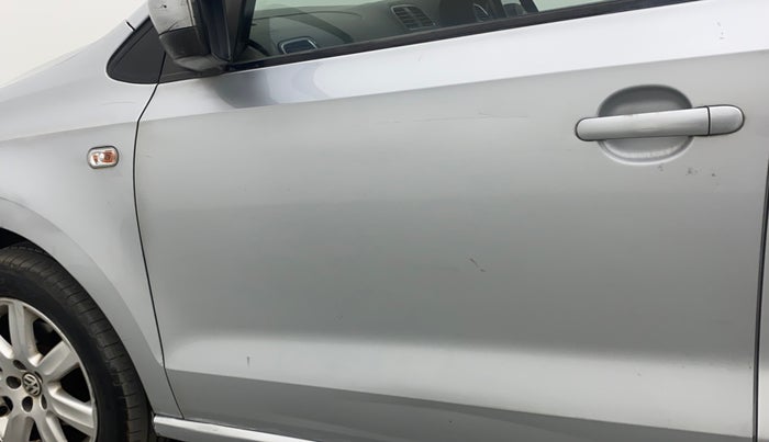 2010 Volkswagen Vento HIGHLINE 1.6 MPI, Petrol, Manual, 1,05,484 km, Front passenger door - Paint has faded