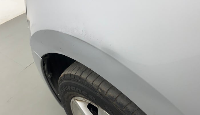 2010 Volkswagen Vento HIGHLINE 1.6 MPI, Petrol, Manual, 1,05,484 km, Left fender - Slightly dented
