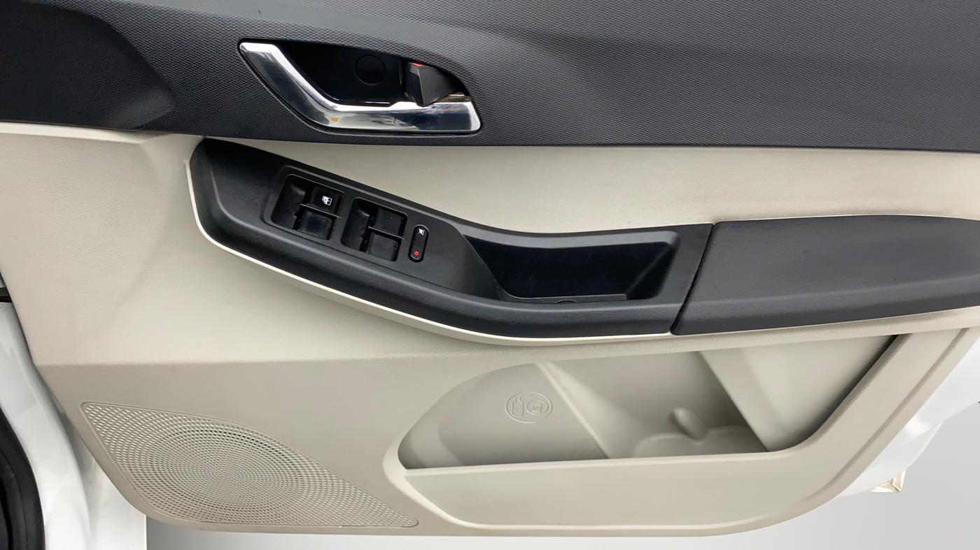 2022 Tata Tiago XZ PLUS CNG, CNG, Manual, 38,340 km, Driver Side Door Panels Control