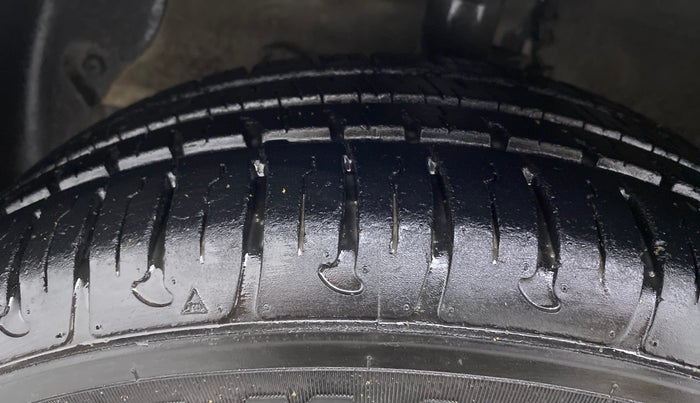 2016 Hyundai Xcent S 1.2, Petrol, Manual, 36,275 km, Left Front Tyre Tread