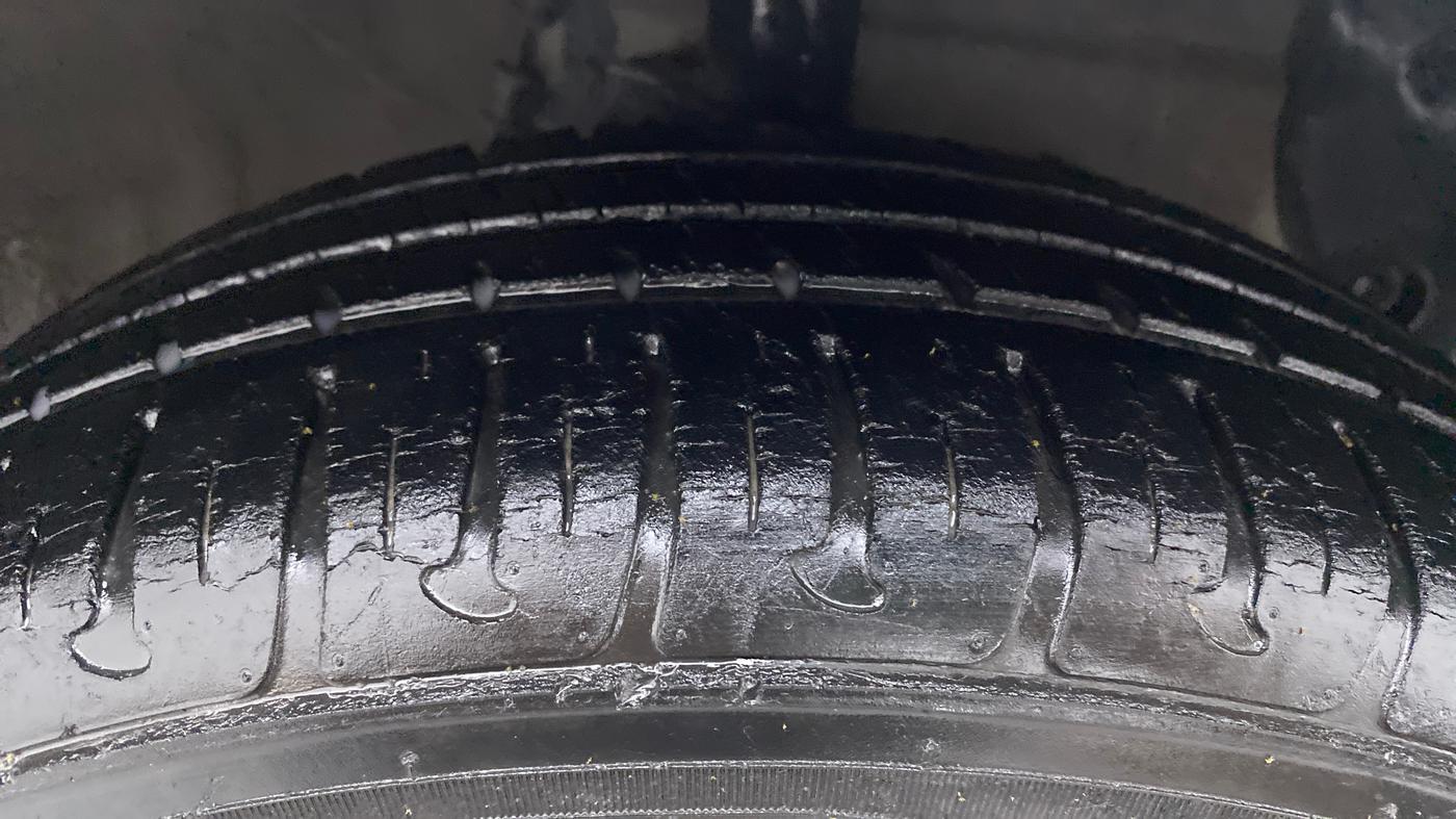 2016 Hyundai Xcent S 1.2, Petrol, Manual, 36,275 km, Right Front Tyre Tread