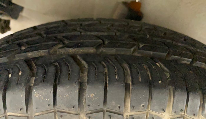 2012 Maruti Ritz LXI, Petrol, Manual, 9,583 km, Right Rear Tyre Tread