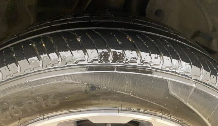 2017 Honda WR-V 1.2L I-VTEC VX MT, Petrol, Manual, 1,01,002 km, Right Front Tyre Tread