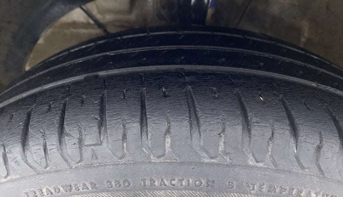 2018 Maruti Dzire ZXI AMT, Petrol, Automatic, 52,045 km, Left Front Tyre Tread