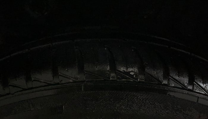 2014 Hyundai i10 MAGNA 1.1, Petrol, Manual, 23,765 km, Right Rear Tyre Tread