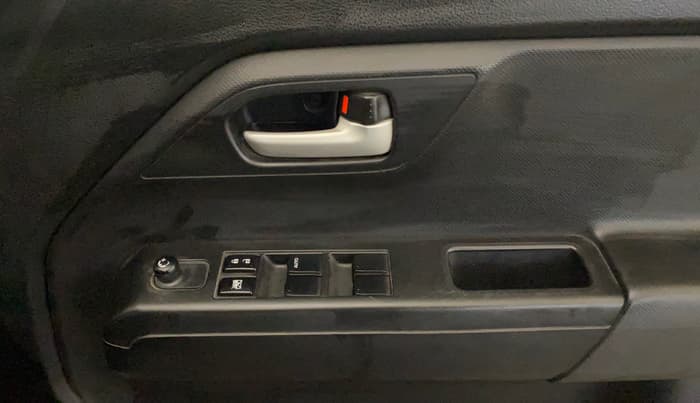 2021 Maruti New Wagon-R VXI 1.0, Petrol, Manual, 28,580 km, Driver Side Door Panels Control