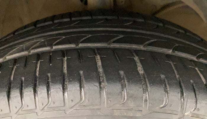 2017 Maruti Baleno ZETA PETROL 1.2, Petrol, Manual, 70,675 km, Right Front Tyre Tread