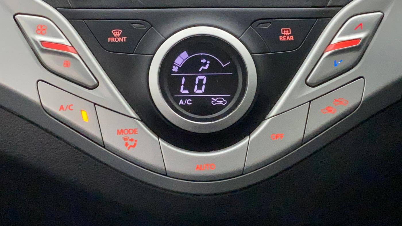 2017 Maruti Baleno ZETA PETROL 1.2, Petrol, Manual, 70,675 km, Automatic Climate Control