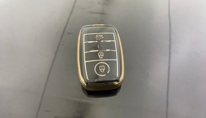 2021 KIA SONET HTX 1.0 IMT, Petrol, Manual, 39,156 km, Key Close Up