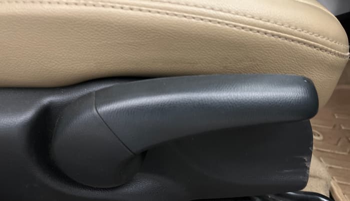 2018 Honda City 1.5L I-VTEC V MT, Petrol, Manual, 50,768 km, Driver Side Adjustment Panel
