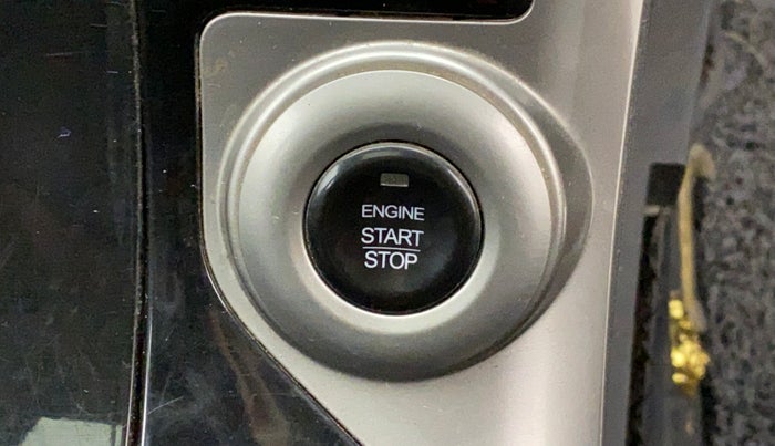 2019 Mahindra XUV500 W9, Diesel, Manual, 25,269 km, Keyless Start/ Stop Button