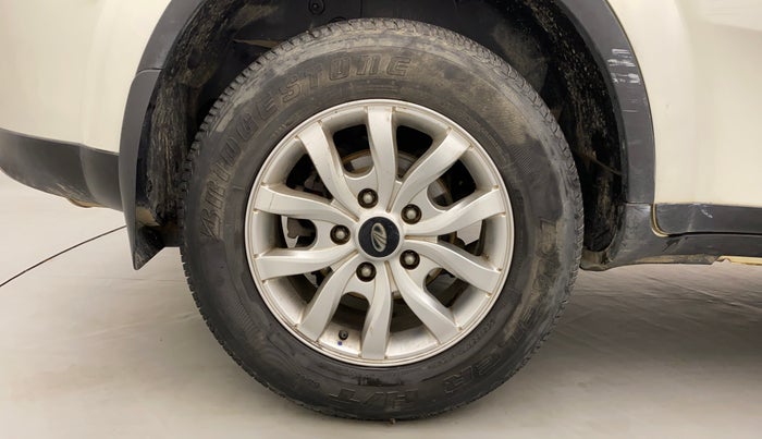 2019 Mahindra XUV500 W9, Diesel, Manual, 25,269 km, Right Rear Wheel