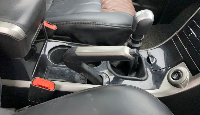 2019 Mahindra XUV500 W9, Diesel, Manual, 25,269 km, Gear Lever