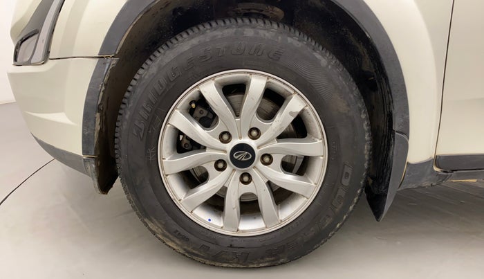 2019 Mahindra XUV500 W9, Diesel, Manual, 25,269 km, Left Front Wheel