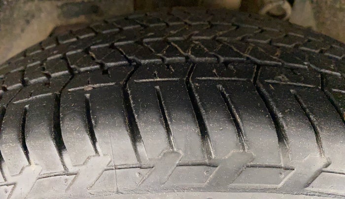 2019 Mahindra XUV500 W9, Diesel, Manual, 25,269 km, Left Front Tyre Tread