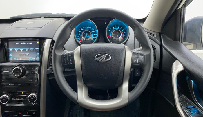 2019 Mahindra XUV500 W9, Diesel, Manual, 25,269 km, Steering Wheel Close Up