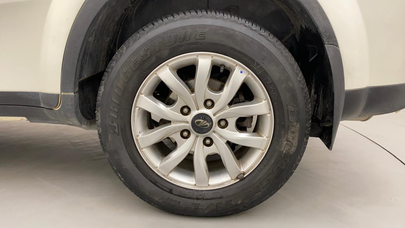 2019 Mahindra XUV500 W9, Diesel, Manual, 25,269 km, Left Rear Wheel