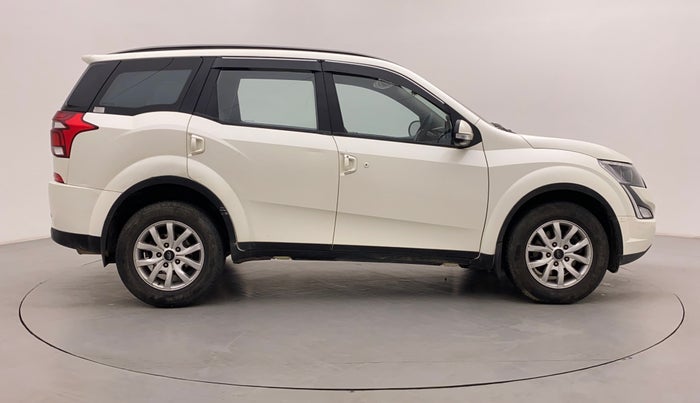 2019 Mahindra XUV500 W9, Diesel, Manual, 25,269 km, Right Side View