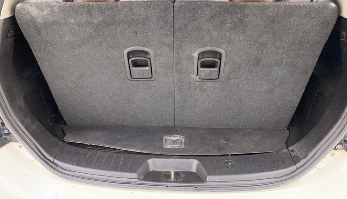 2019 Mahindra XUV500 W9, Diesel, Manual, 25,269 km, Boot Inside