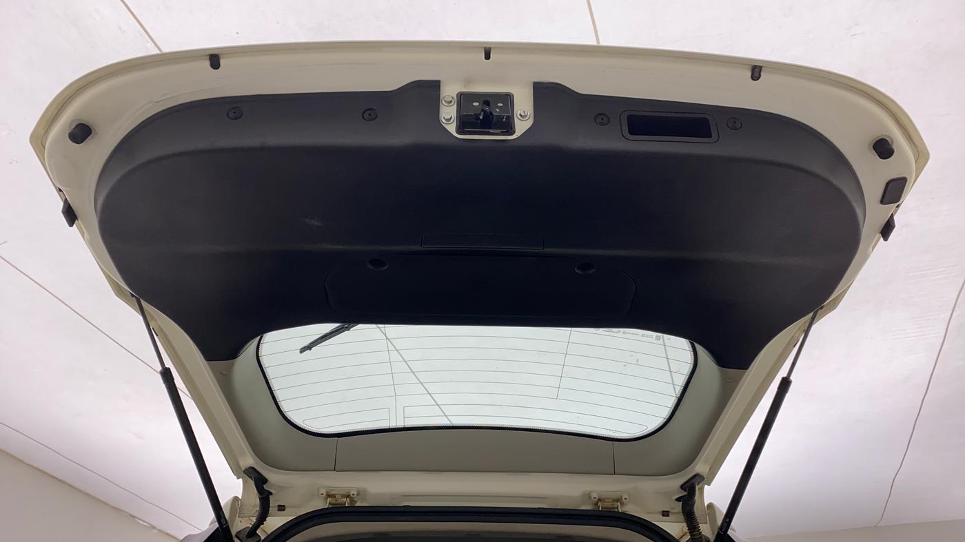 2019 Mahindra XUV500 W9, Diesel, Manual, 25,269 km, Boot Door Open