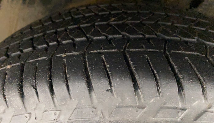 2019 Mahindra XUV500 W9, Diesel, Manual, 25,269 km, Right Front Tyre Tread