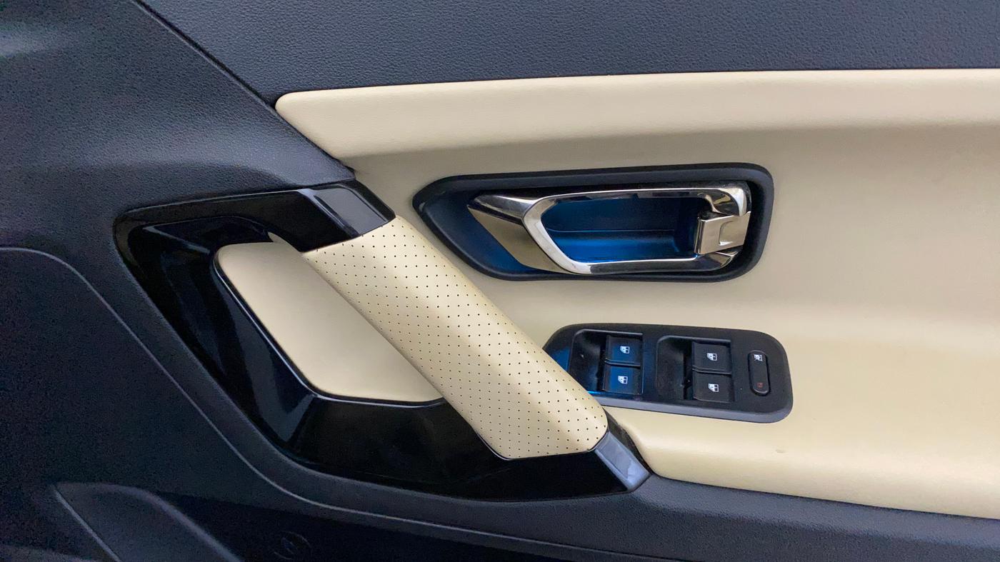2021 Tata Safari XZA PLUS, Diesel, Automatic, 87,308 km, Driver Side Door Panels Control