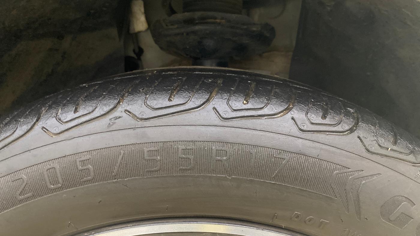 2021 Volkswagen TAIGUN GT PLUS 1.5 TSI DSG, Petrol, Automatic, 48,305 km, Right Front Tyre Tread