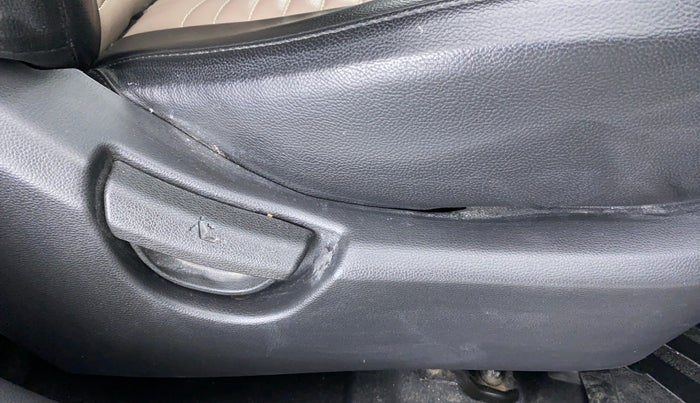 2019 Hyundai Grand i10 SPORTZ 1.2 KAPPA VTVT, Petrol, Manual, 39,642 km, Driver Side Adjustment Panel