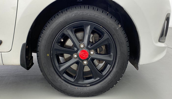 2015 Hyundai Grand i10 ASTA 1.2 AT VTVT, Petrol, Automatic, 50,265 km, Right Front Wheel