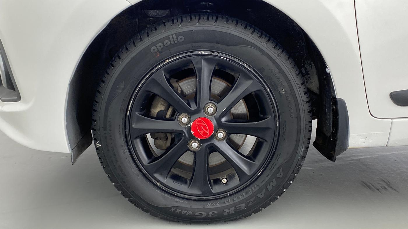 2015 Hyundai Grand i10 ASTA 1.2 AT VTVT, Petrol, Automatic, 50,265 km, Left Front Wheel