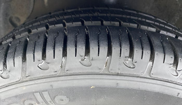 2015 Hyundai Grand i10 ASTA 1.2 AT VTVT, Petrol, Automatic, 50,265 km, Right Front Tyre Tread