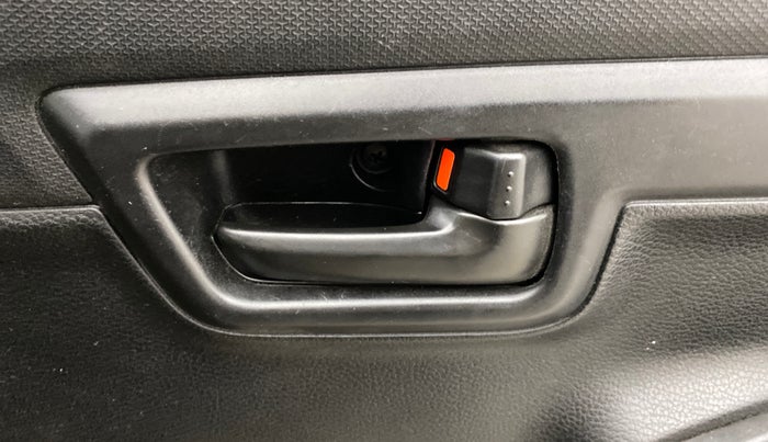 2021 Maruti S PRESSO VXI PLUS AMT, Petrol, Automatic, 20,778 km, Driver Side Door Panels Control