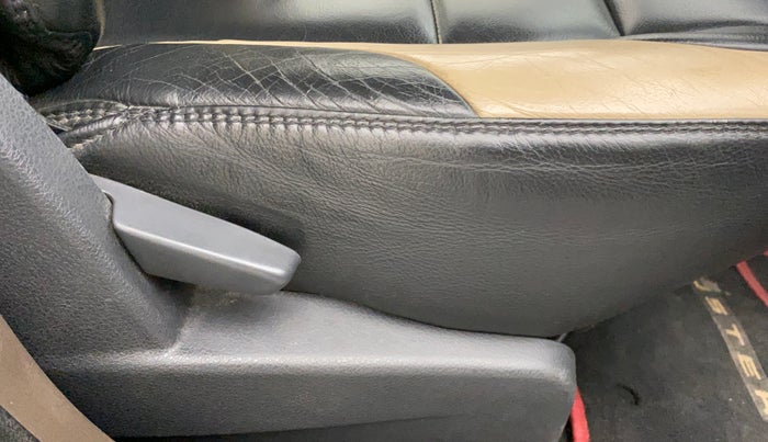 2016 Renault Duster RXL 1.6 PETROL, Petrol, Manual, 73,216 km, Driver Side Adjustment Panel