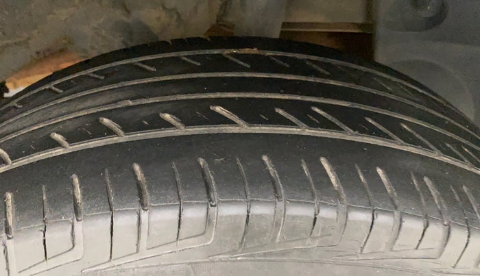 2016 Renault Duster RXL 1.6 PETROL, Petrol, Manual, 73,216 km, Left Rear Tyre Tread