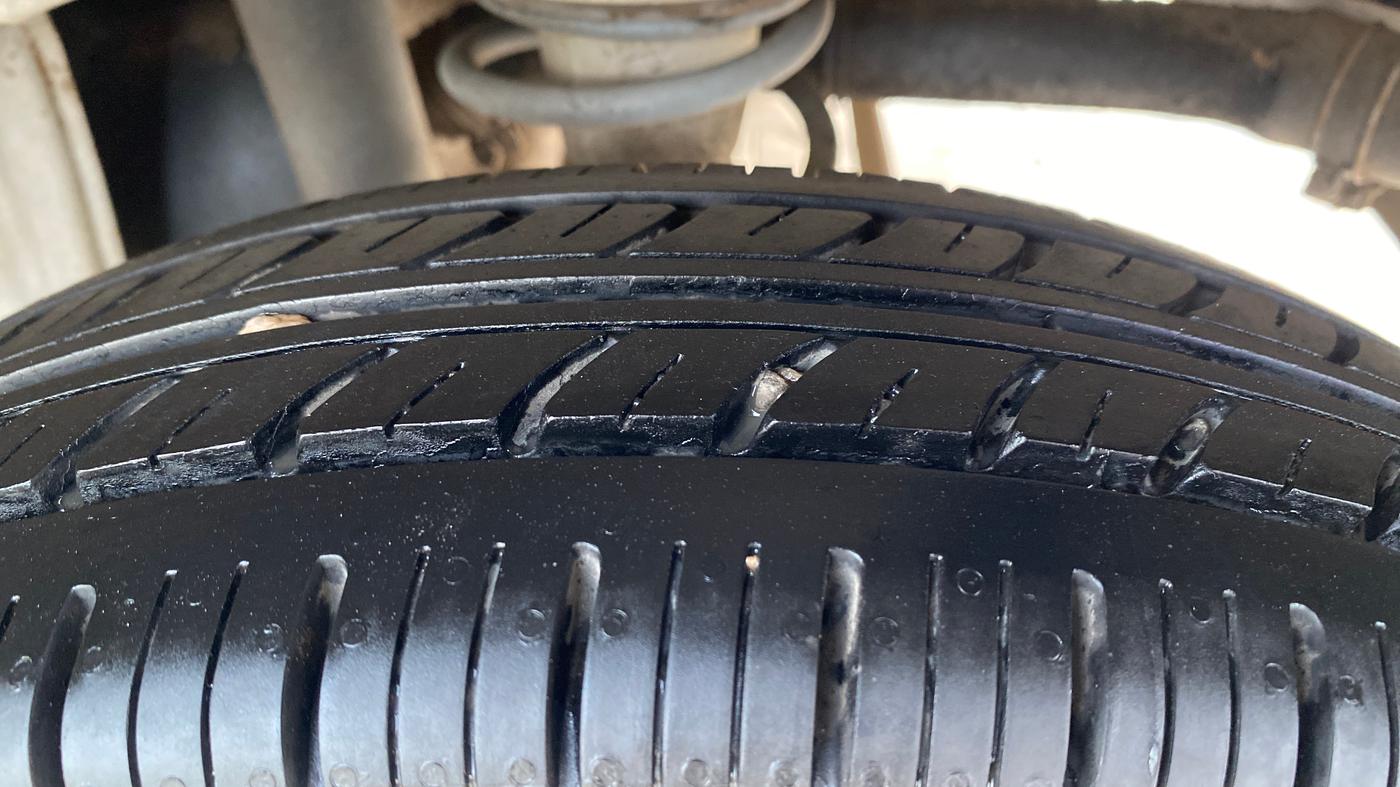 2014 Maruti Alto 800 LXI, Petrol, Manual, 20,420 km, Left Rear Tyre Tread