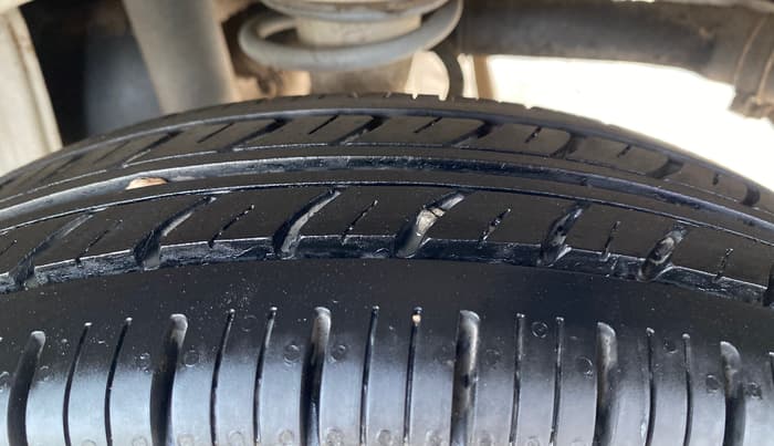 2014 Maruti Alto 800 LXI, Petrol, Manual, 20,420 km, Left Rear Tyre Tread