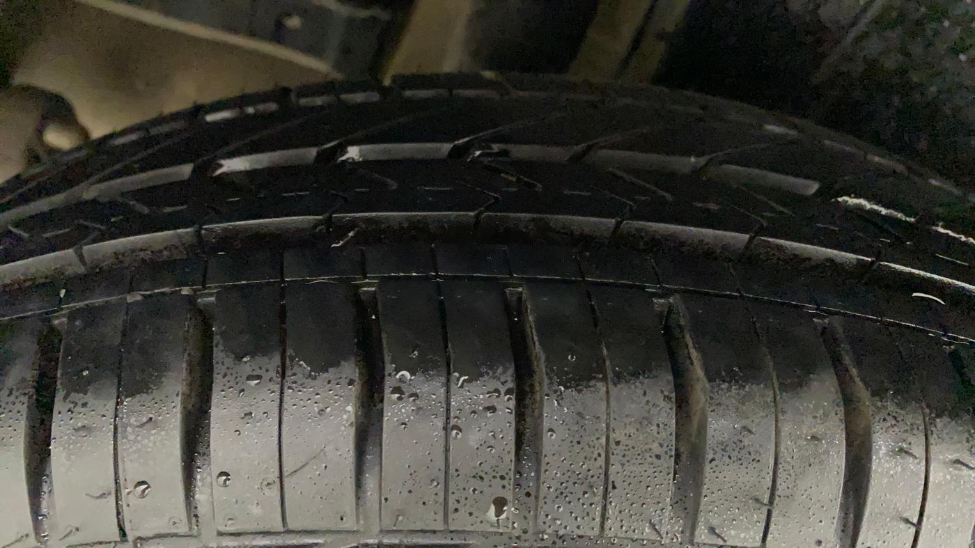 2012 Maruti Swift LXI, Petrol, Manual, 41,942 km, Right Rear Tyre Tread