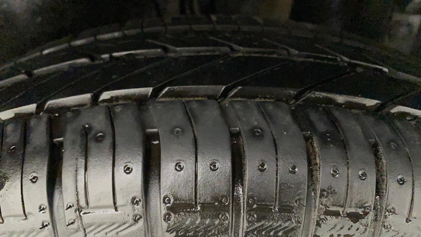 2012 Maruti Swift LXI, Petrol, Manual, 41,942 km, Left Rear Tyre Tread