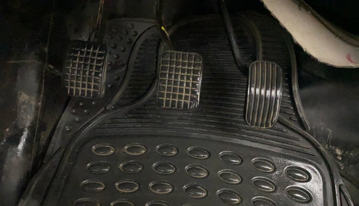 2018 Tata Tiago XT PETROL, CNG, Manual, 77,971 km, Pedals